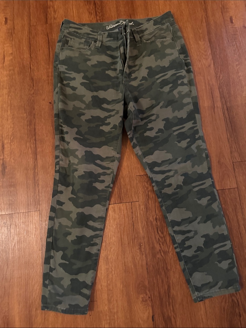 Universal Thread Women's Camouflage Pants - Olive Green & light green